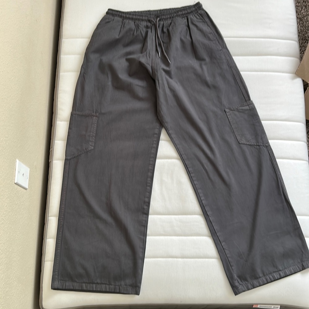 Oversized Baggy Cargo Pants - Size 30 Men’s
